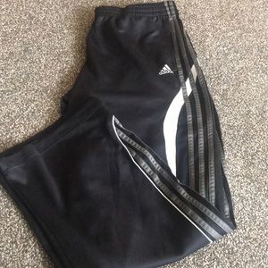 • Adidas Climate Sweatpants Black/White